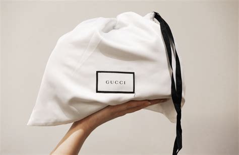 do gucci handbags come with a dustbag|inside a real gucci bag.